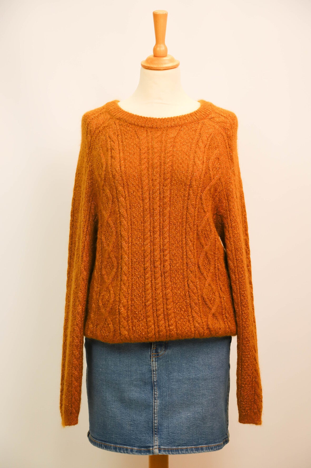 Pull jaune doré à col rond, maille torsadée fils dorés DPH Taille L