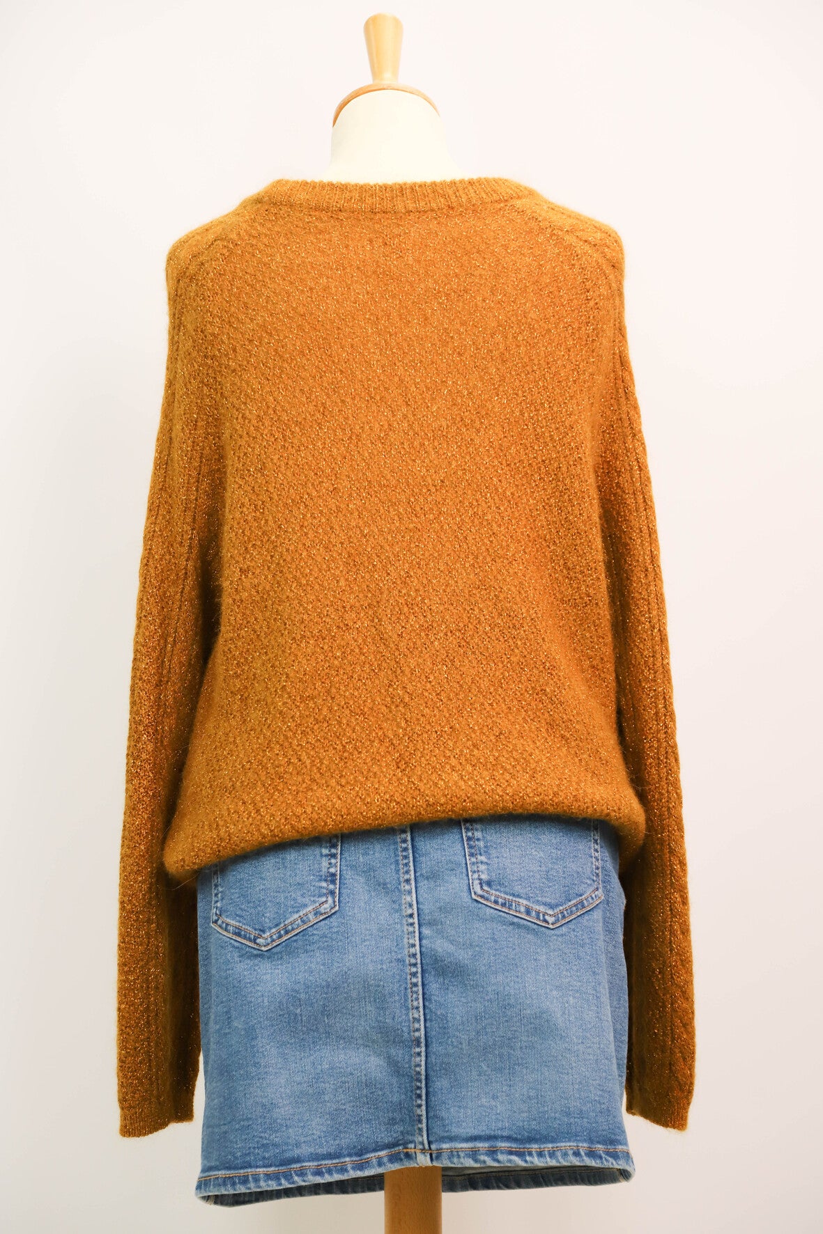 Pull jaune doré à col rond, maille torsadée fils dorés DPH Taille L