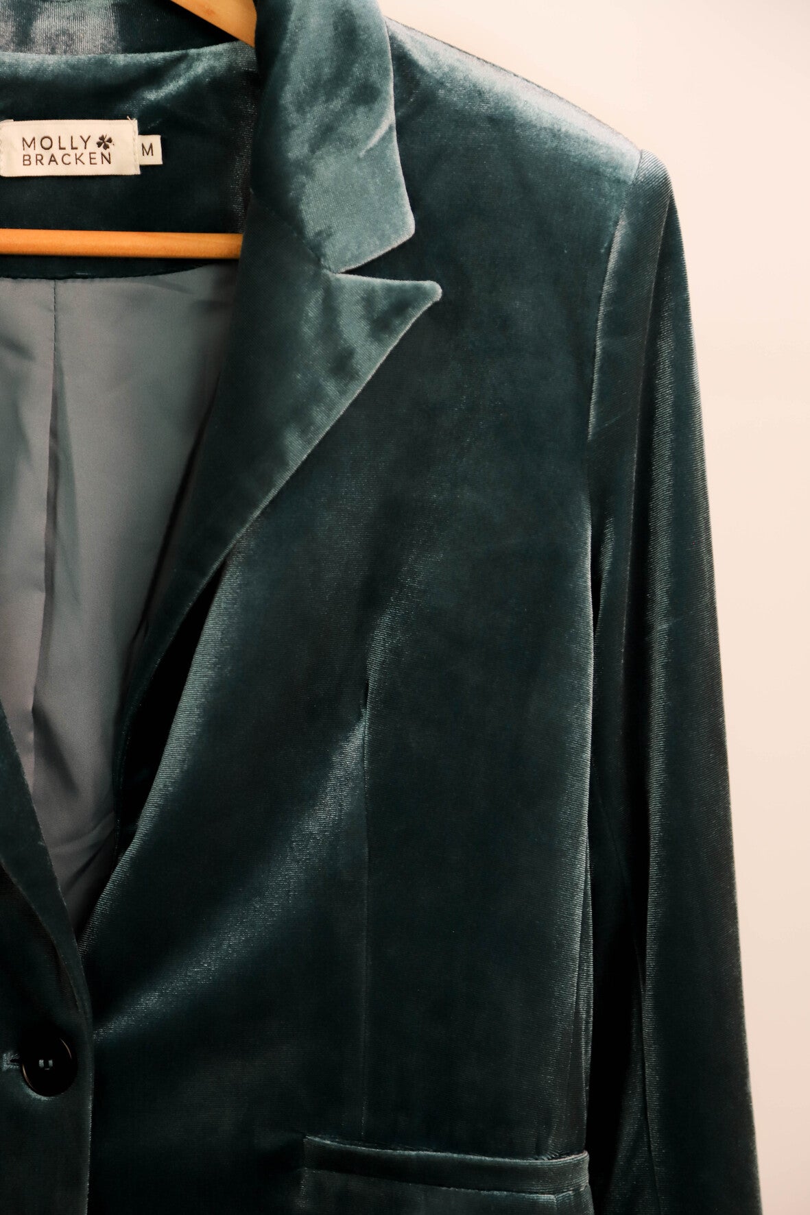 Veste blazer en velours bleu brillant Molly Bracken Taille M