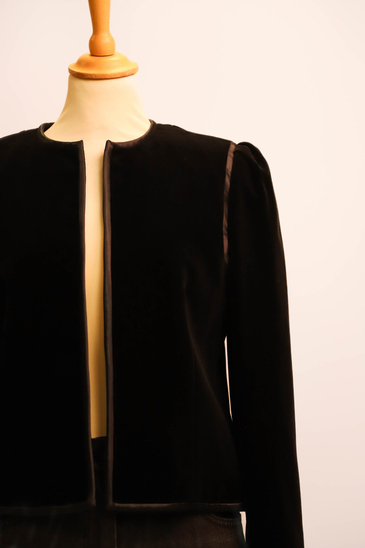 Veste en velours noire Louis Feraud Taille M