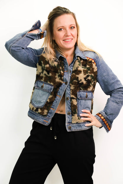 Veste bleue avec bouclettes camouflage et liserets sequins Desigual XL
