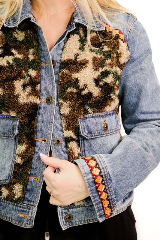 Veste bleue avec bouclettes camouflage et liserets sequins Desigual XL