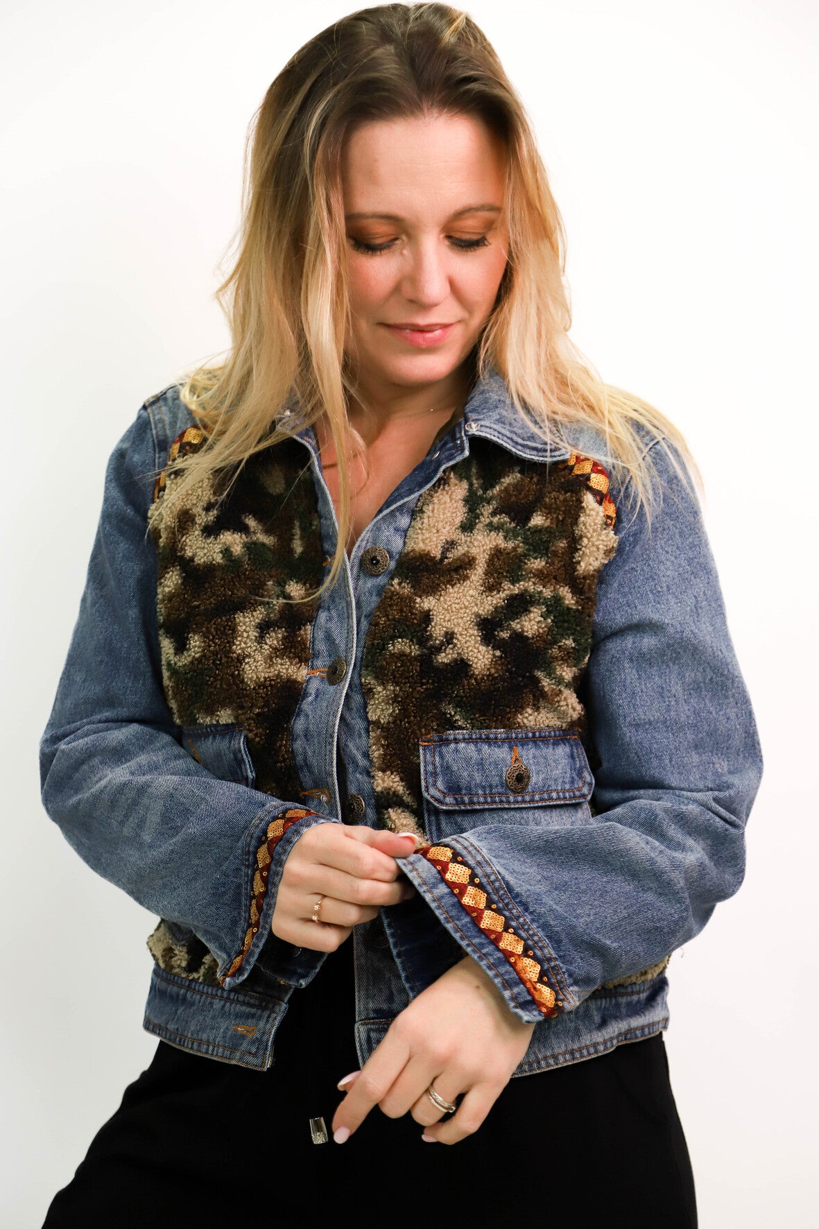 Veste bleue avec bouclettes camouflage et liserets sequins Desigual XL